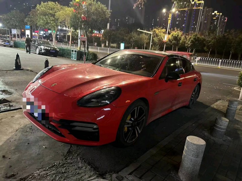 济南10年保时捷帕拉梅拉6