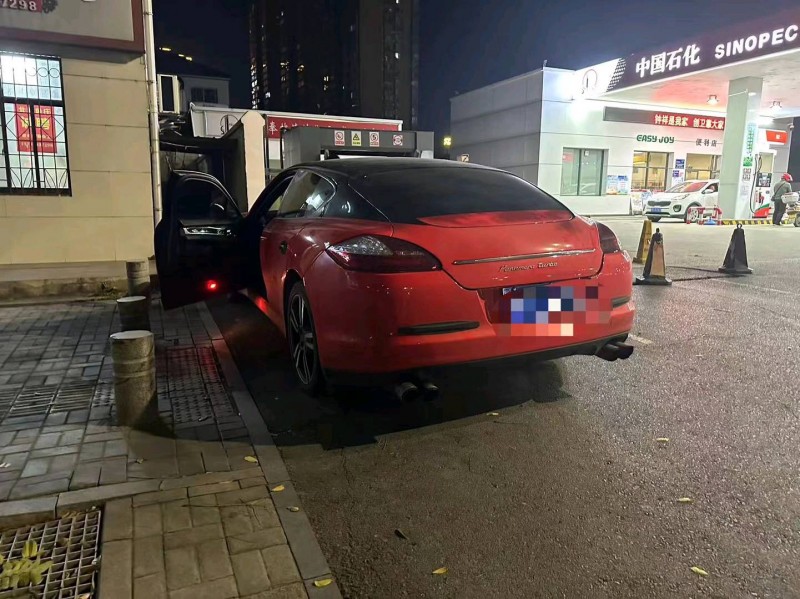 济南10年保时捷帕拉梅拉8