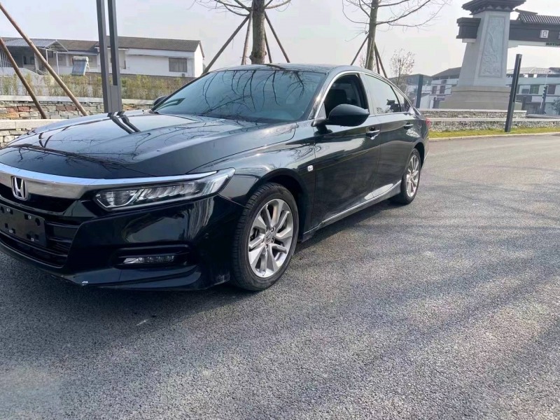 济南18年本田雅阁2