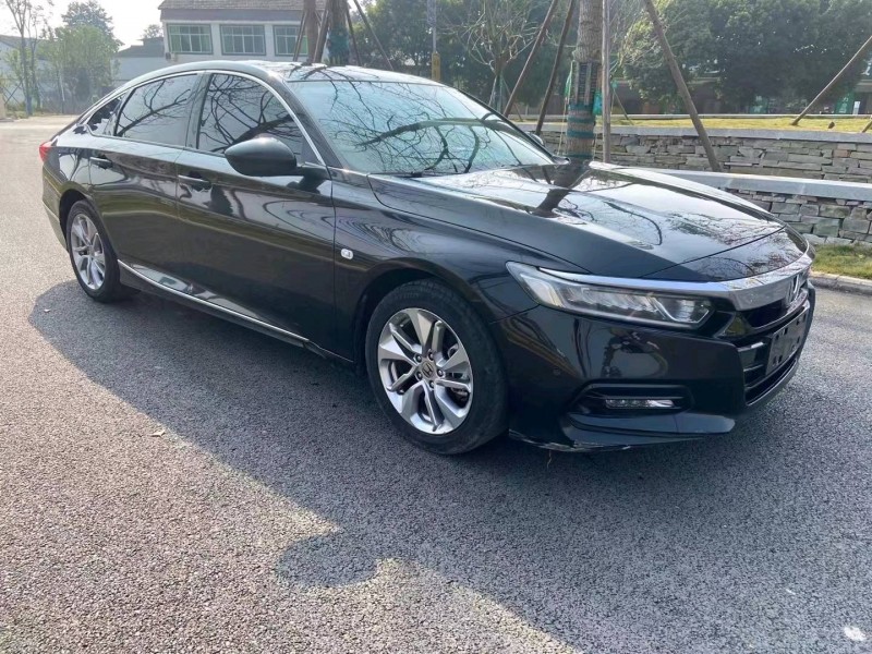 济南18年本田雅阁3