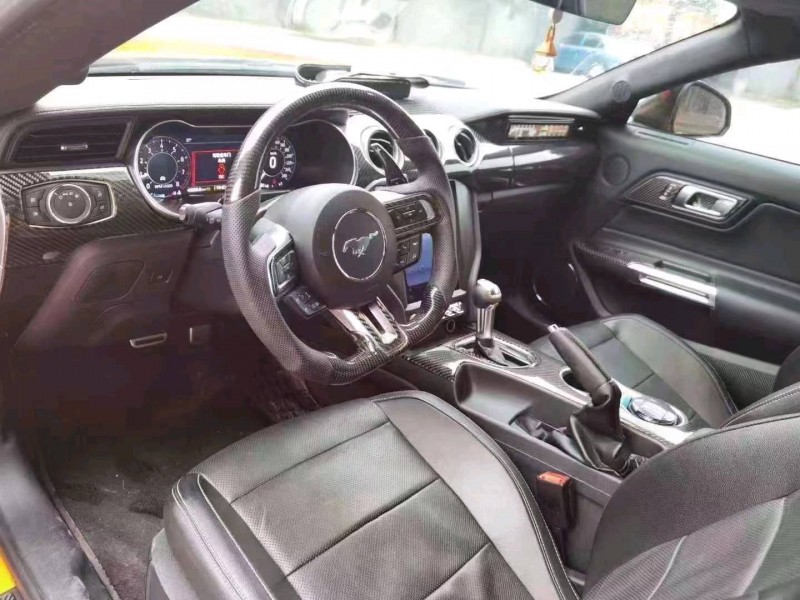 济南19年福特野马8