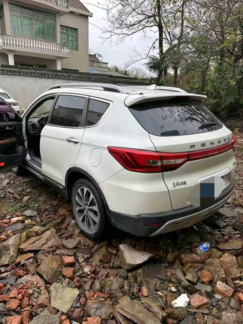 嘉兴17年东风风度5