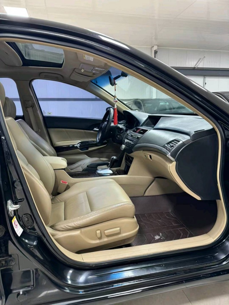 廊坊09年本田雅阁4