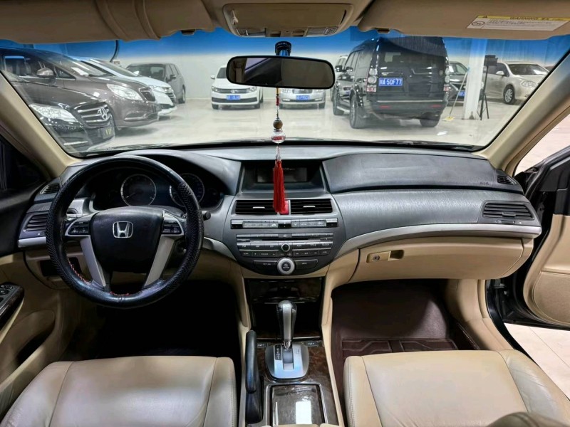 廊坊09年本田雅阁6