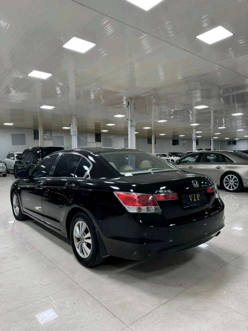 廊坊09年本田雅阁7