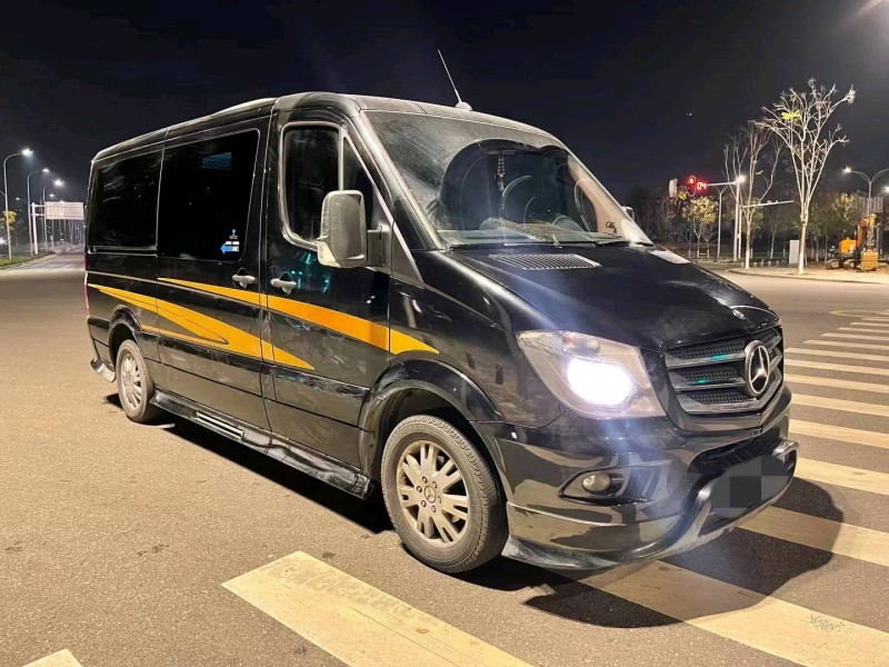 武汉17年奔驰斯宾特3