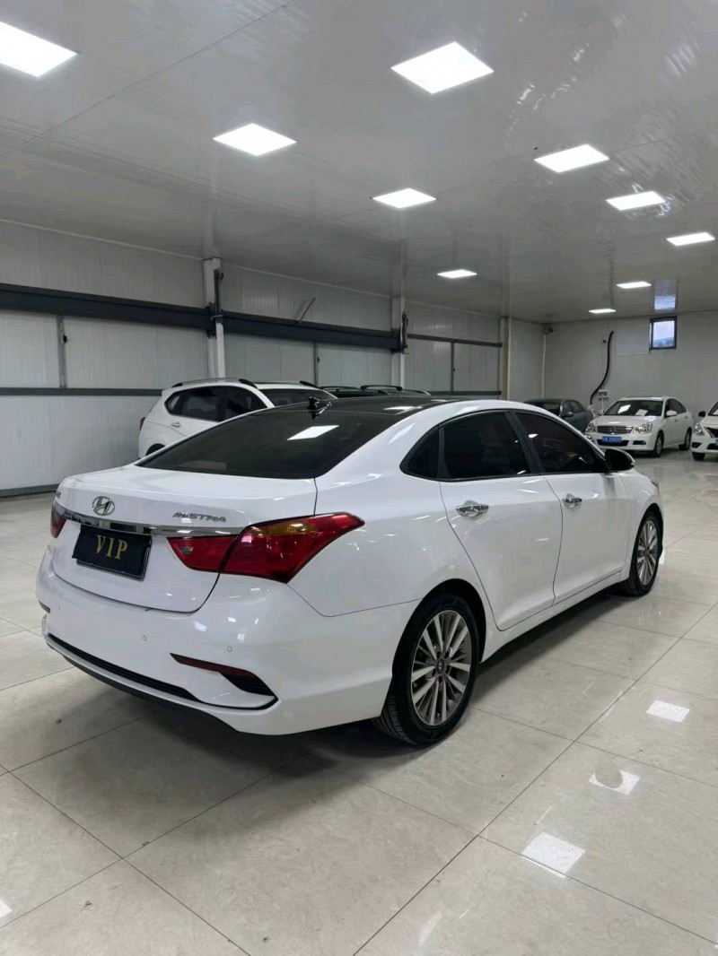 廊坊17年现代名图8