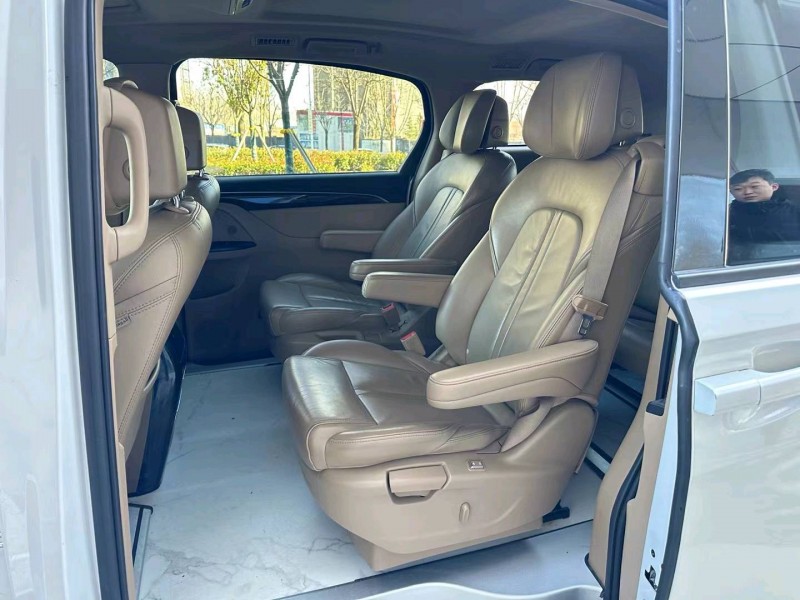 济宁18年别克GL84