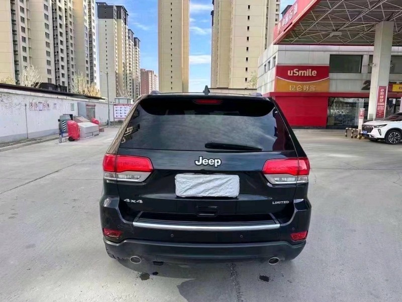 邢台15年Jeep大切诺基5