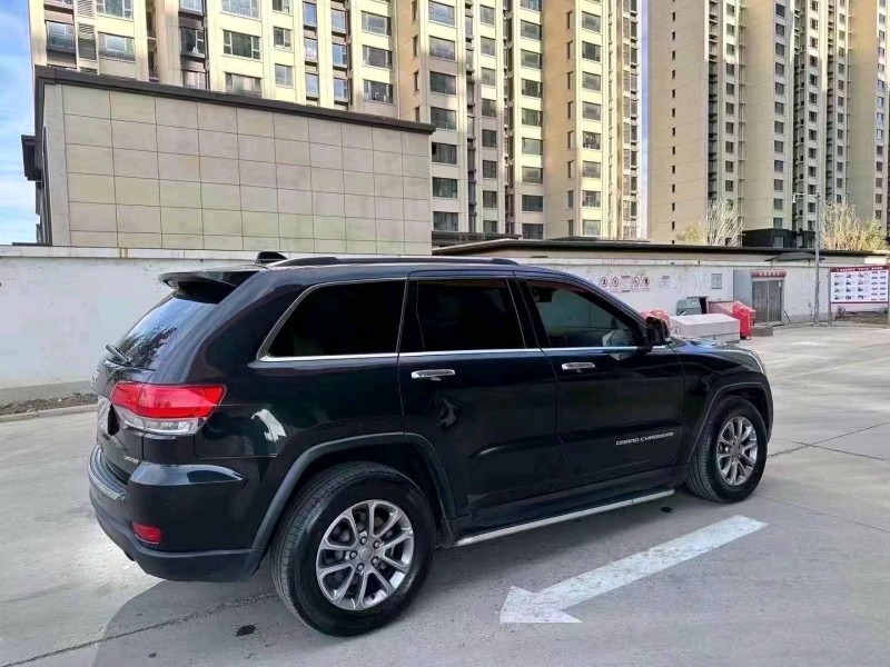 邢台15年Jeep大切诺基6