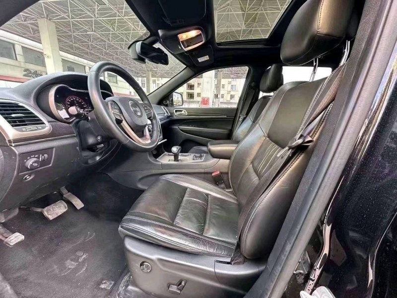 邢台15年Jeep大切诺基7