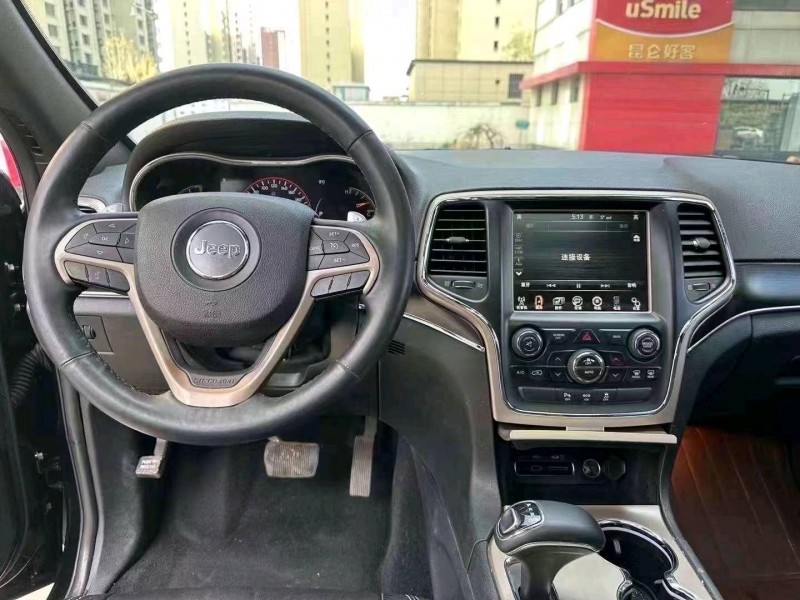 邢台15年Jeep大切诺基8