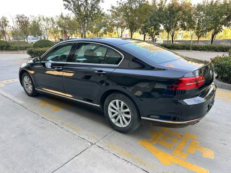 济宁17年大众迈腾7