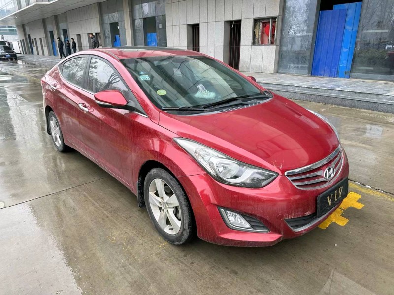 济宁13年现代朗动3