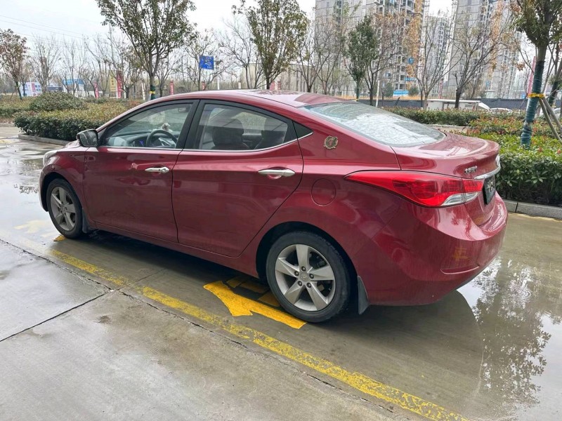 济宁13年现代朗动7