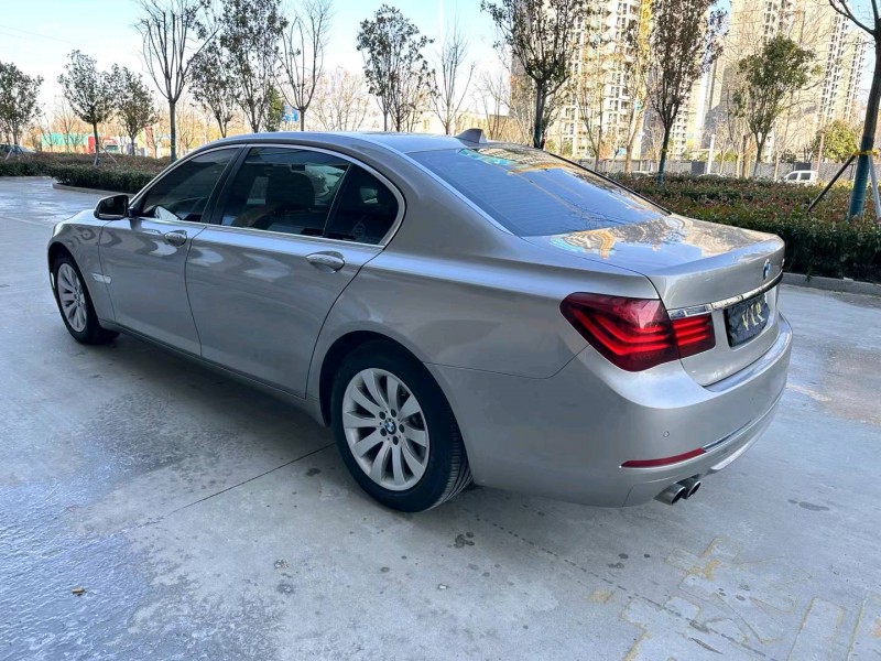 济宁14年宝马7系8