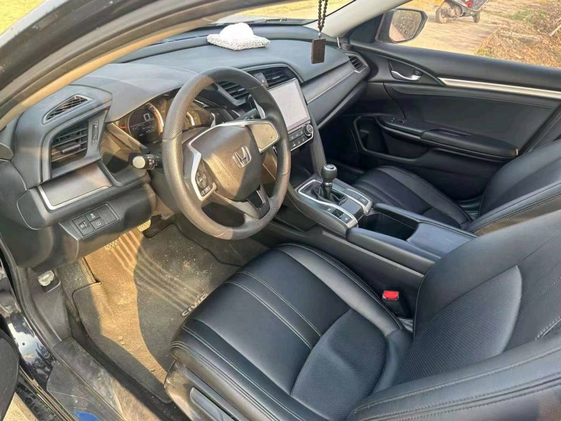 珠海17年本田思域9