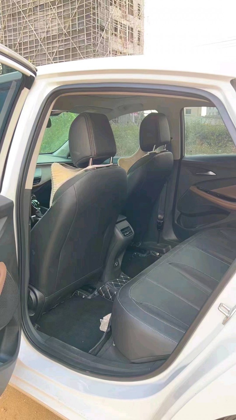 汕头23年别克威朗8