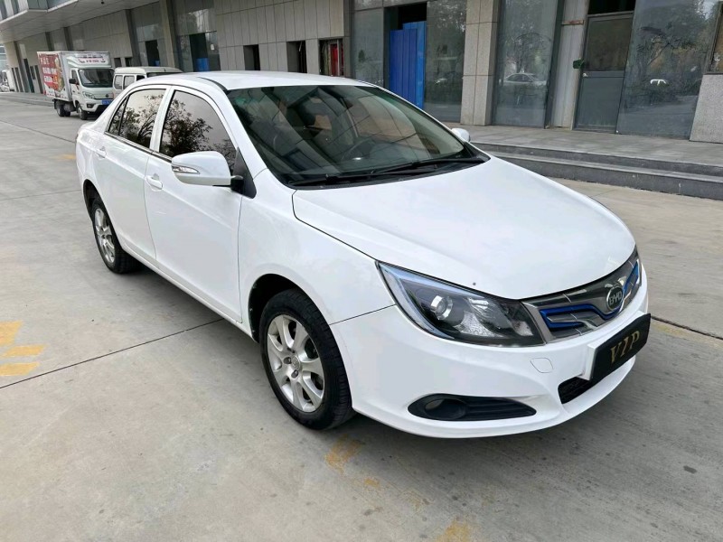 济宁17年比亚迪e53