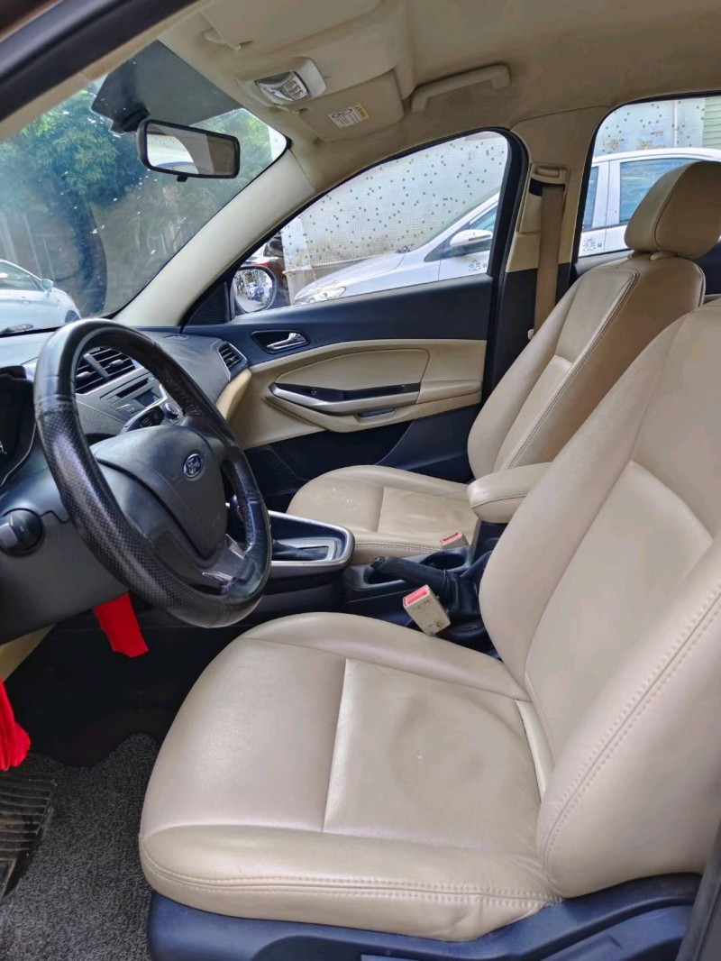 广州17年福特福睿斯4