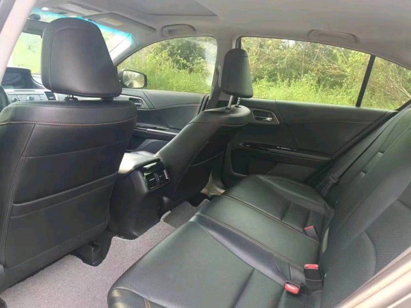 珠海18年本田雅阁4