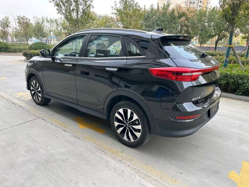 济宁23年威马汽车EX-57