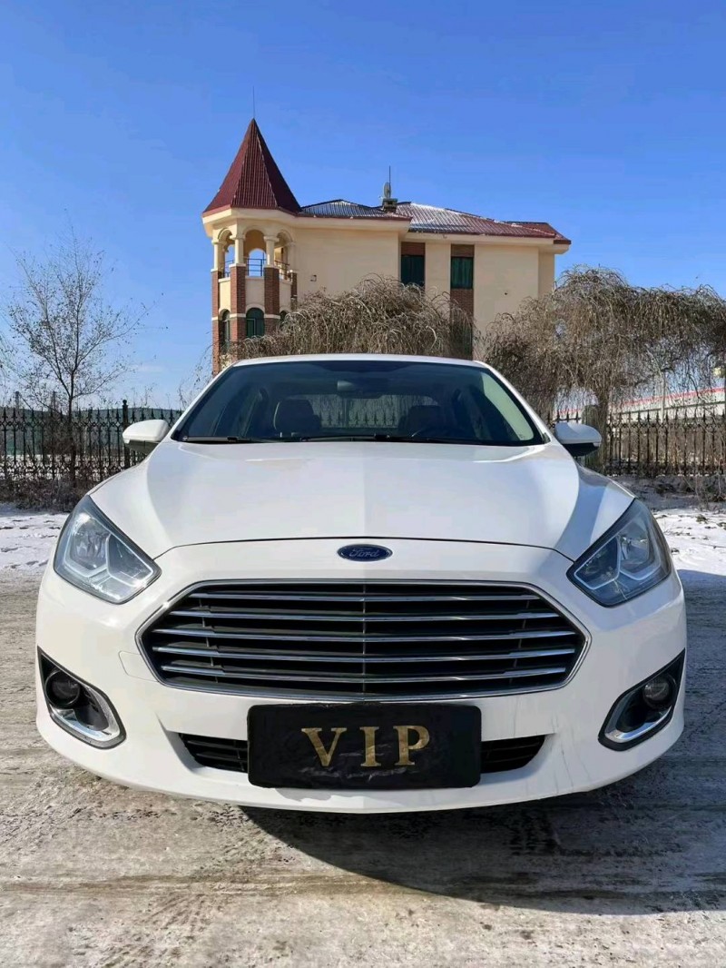 沈阳16年福特福睿斯1