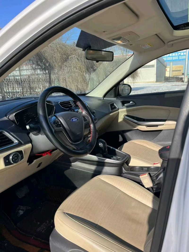 沈阳16年福特福睿斯9