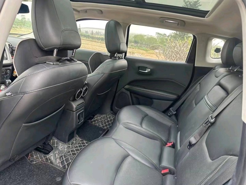 深圳17年Jeep自由光4