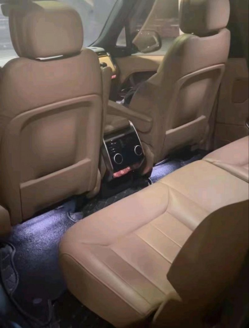 中山23年路虎揽胜行政4