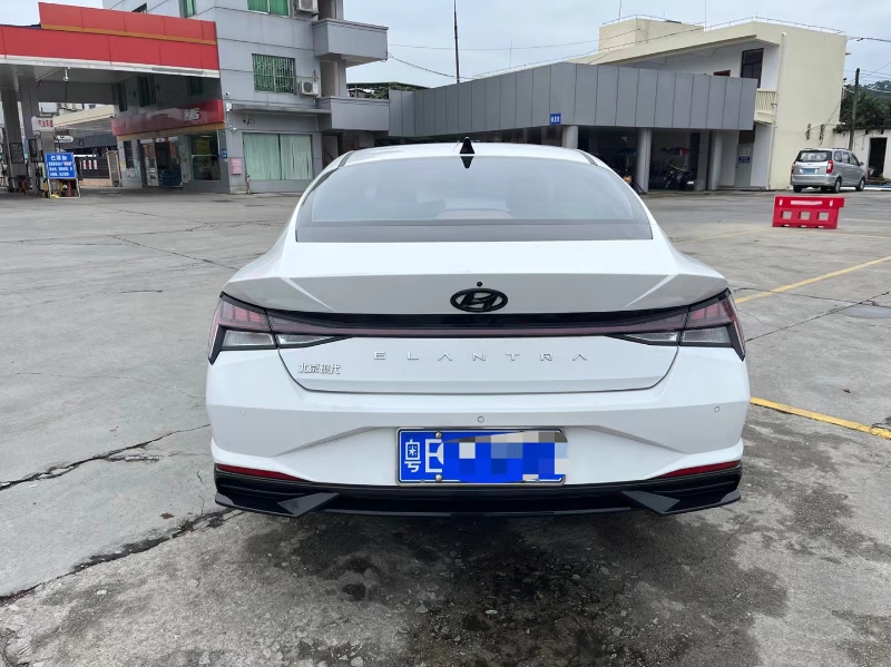 广州22年现代伊兰特8