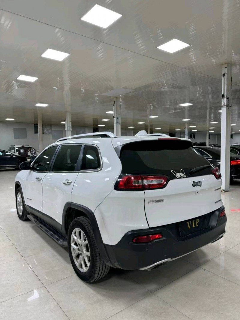 廊坊17年Jeep自由光7