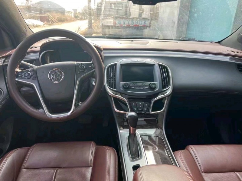 枣庄15年别克君越8