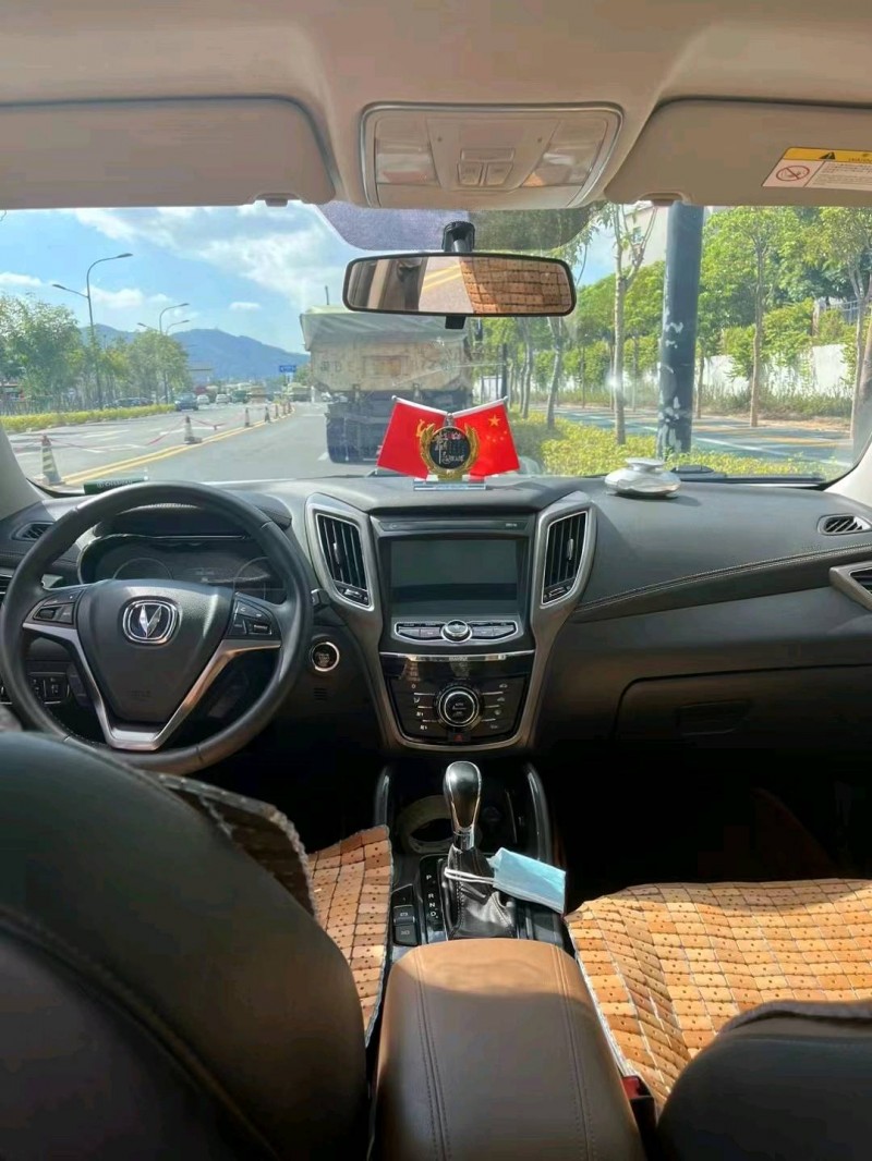 廈門17年長安汽車CS758