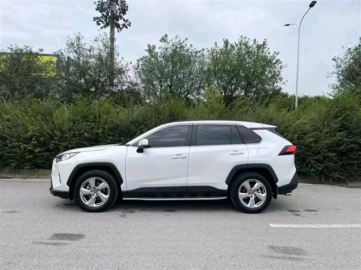 廈門21年豐田RAV4榮放6