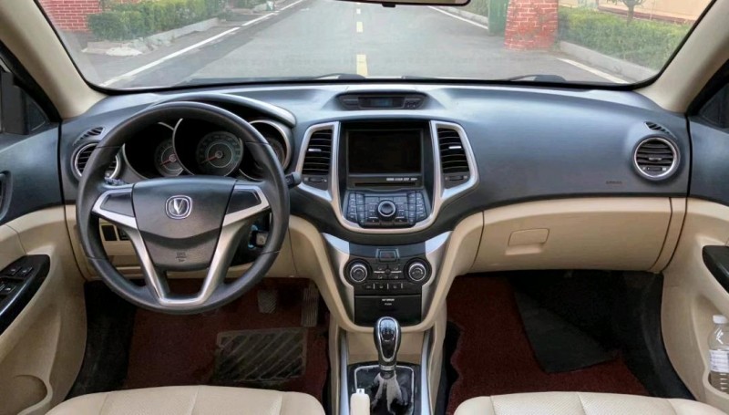 枣庄15年长安汽车逸动5