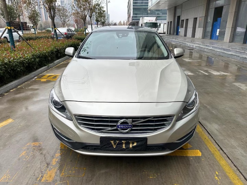 济宁19年沃尔沃S60L1