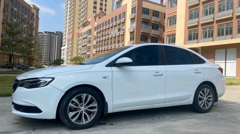 佛山18年别克英朗2