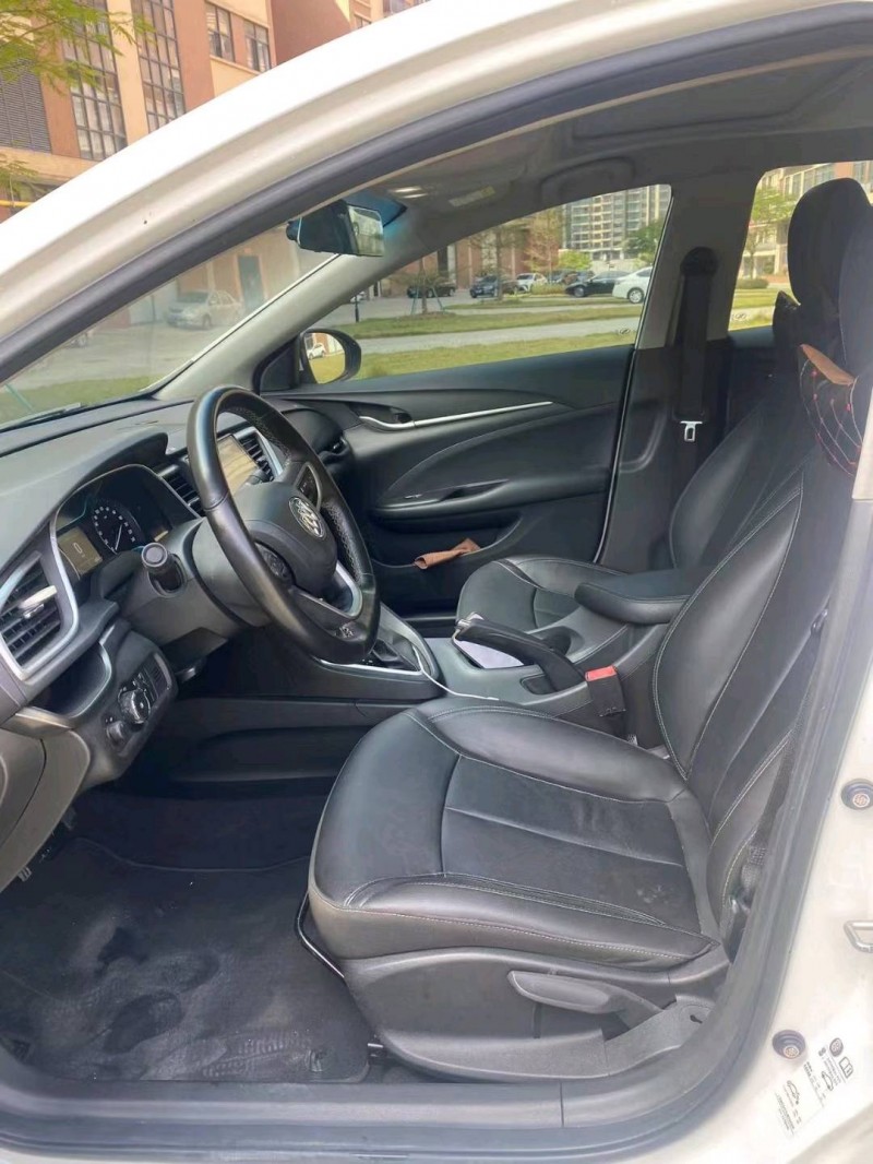 佛山18年别克英朗4