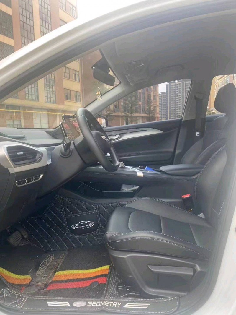 佛山23年吉利几何4