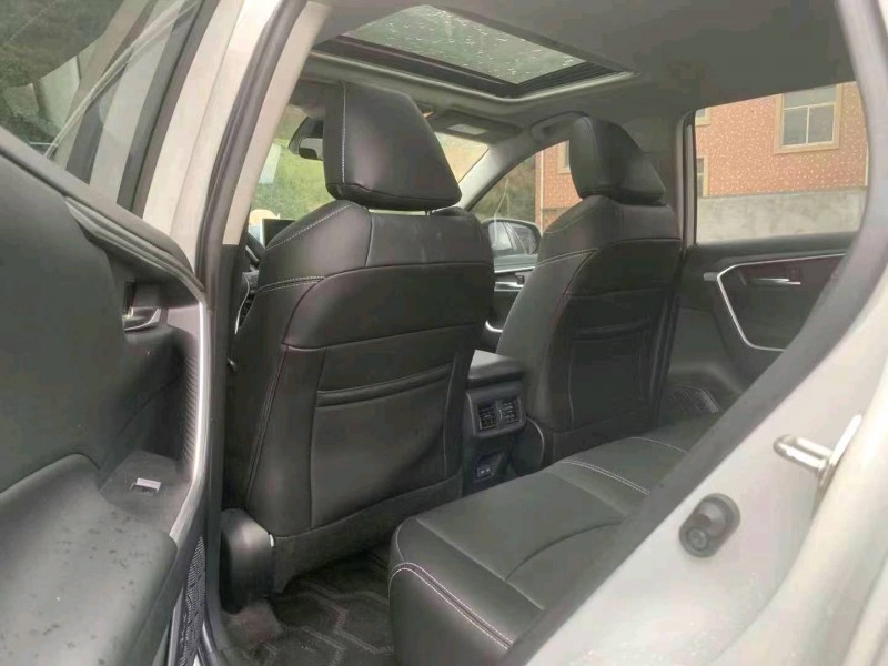 嘉兴23年丰田RAV4荣放8