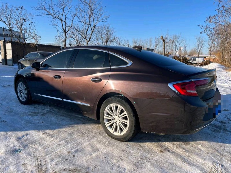 保定18年别克君越8