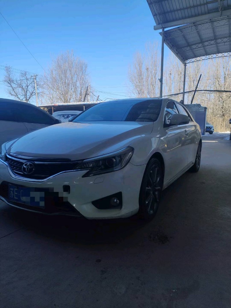 保定13年丰田锐志2