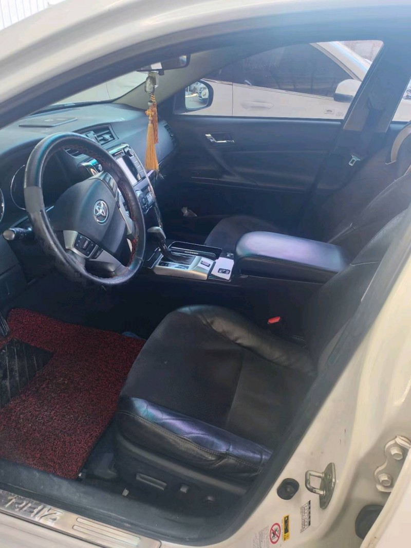 保定13年丰田锐志5