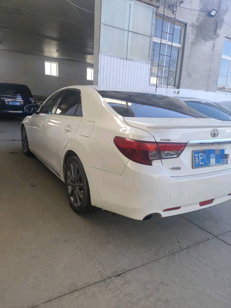 保定13年丰田锐志8