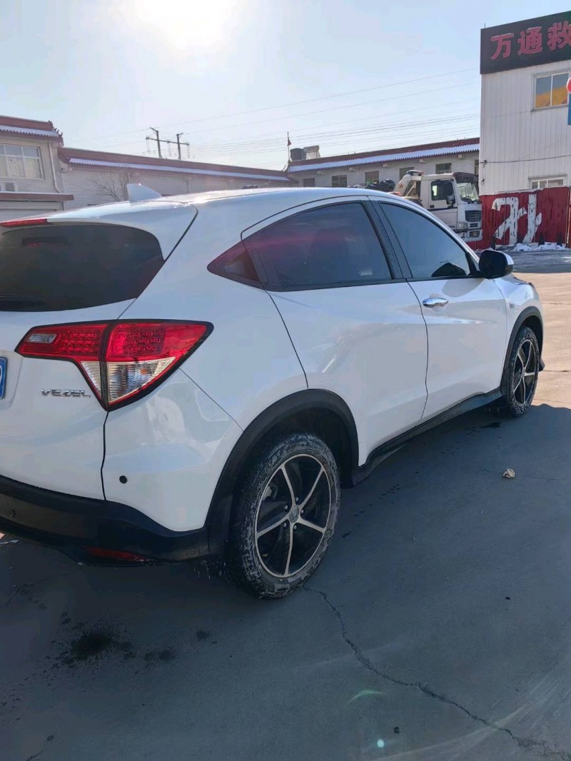 保定22年本田缤智8