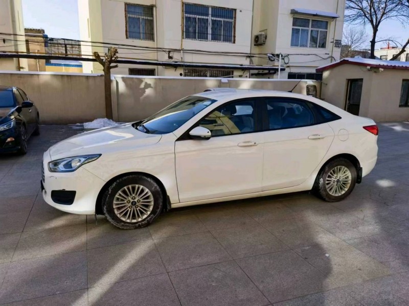 保定17年福特福睿斯2