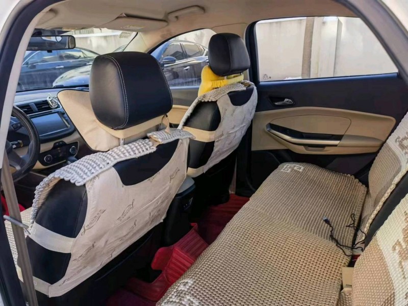 保定17年福特福睿斯6