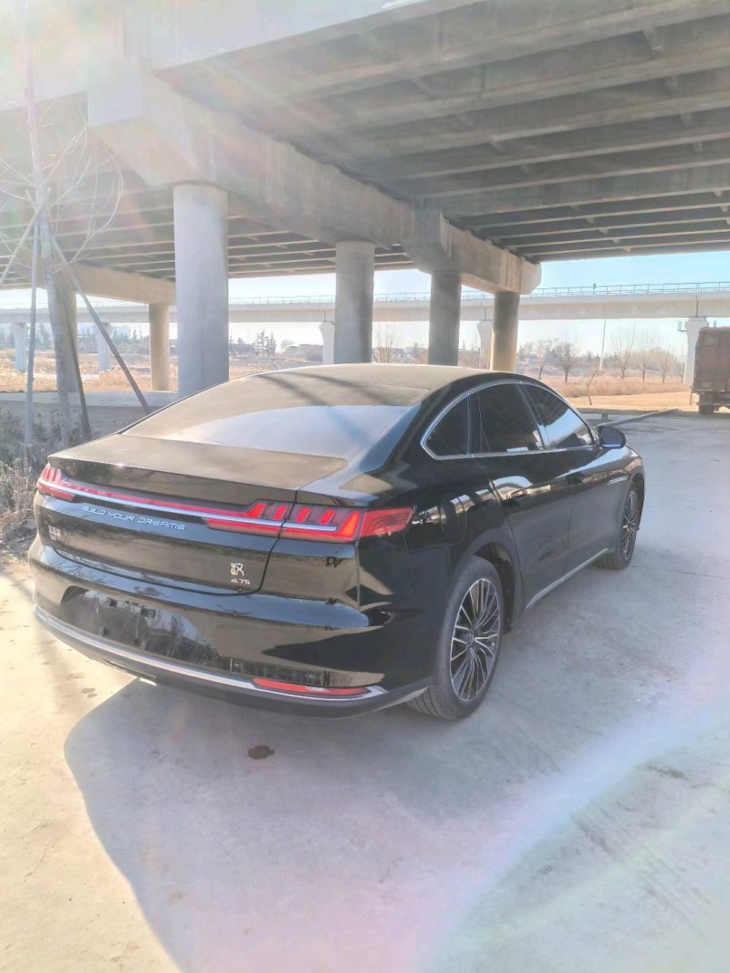 青岛22年比亚迪汉8