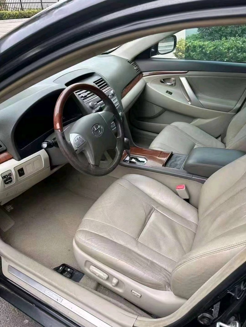 济南15年丰田凯美瑞5